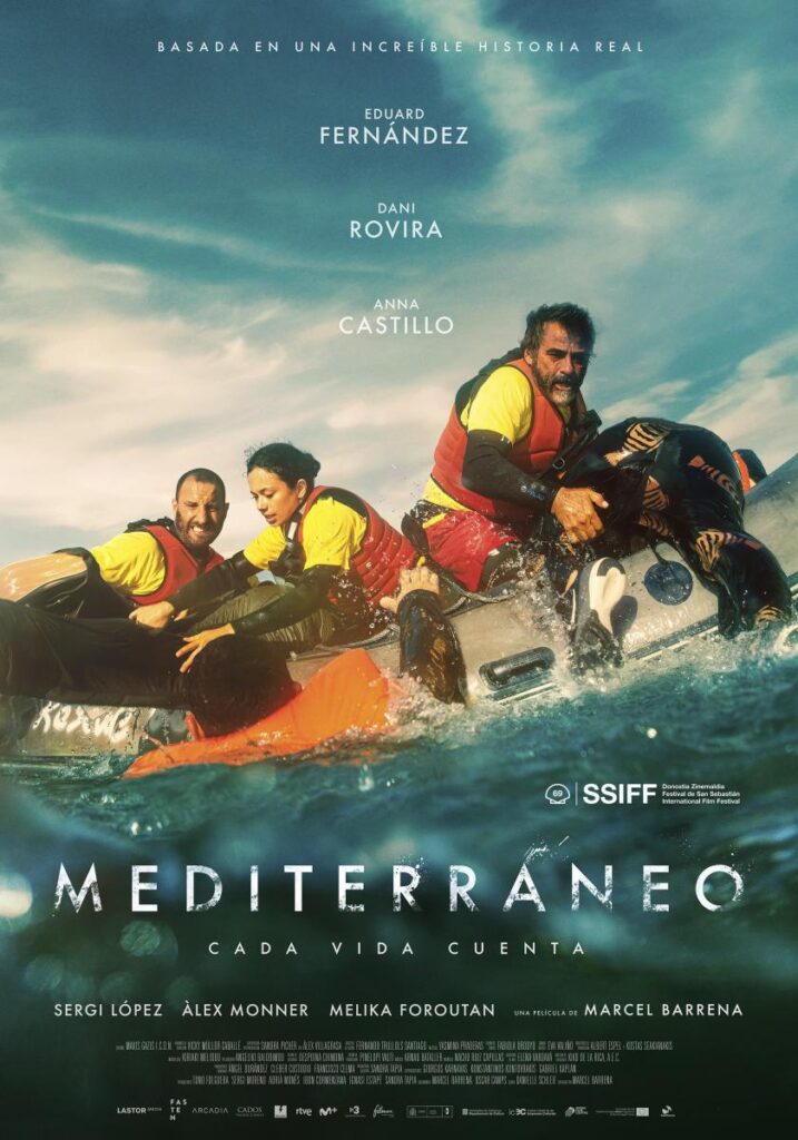 Cartel del largometraje Mediterraneo. Muestra a unos personajes que representan a Oscar Camps (Open Arms) y su equipo en una lancha, ayudando a inmigrantes naufragados en el Mediterráneo.